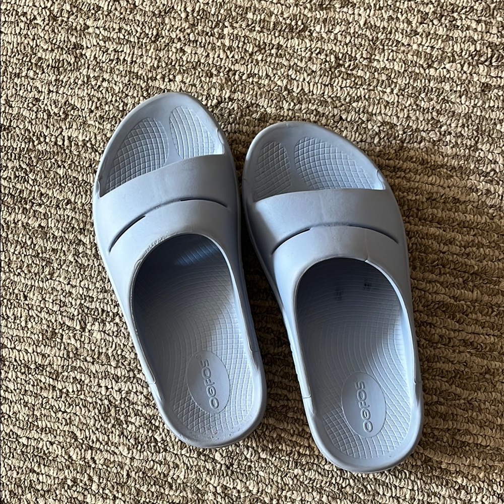 oofos light blue slides